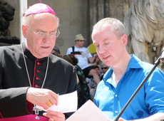 Organisation und Moderation von Veranstaltungen anderer Träger: Deutschland pro Papa 2010 München Odeonsplatz - Weihbischof em. Dr. Franz Dietl und Michael Ragg Organisation und Moderation von Veranstaltungen anderer Träger: Deutschland pro Papa 2010 München Odeonsplatz - Weihbischof em. Dr. Franz Dietl und Michael Ragg