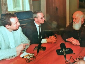 2002 in Kiew: Michael Ragg im Gesprch mit Filaret Denyssenko (r.),1995-2018 Patriarch der 'Ukrainisch-orthodoxen Kirche des Kiewer Patriarchats' und  Andrij Waskowicz, damals Caritas-Chef der Ukraine