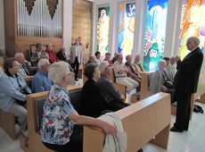 Pilger-Studienreisen nach Berlin und Potsdam: Domspatz-Reisende in der Kapelle der Apostolischen Nuntiatur in Berlin Pilger-Studienreisen nach Berlin und Potsdam: Domspatz-Reisende in der Kapelle der Apostolischen Nuntiatur in Berlin