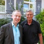 Vor dem Sankt-Anna-Haus in Opfenbach: Wolfgang Bosbach und Michael Ragg