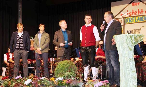 Eröffnungsfeier des Opfenbacher Dorfmarkts in der Kultur- und Sporthalle Opfenbach