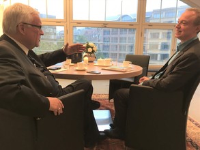 Erzbischof Dr. Heiner Koch und Michael Ragg bei einem 'durchblick'-Interview in Berlin